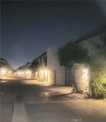 $670,000 | 20651 Roscoe Boulevard, Unit L, Winnetka, CA 91306