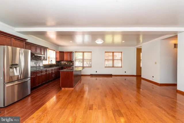 $465,000 | 306 South East Avenue, Vineland, NJ 08360