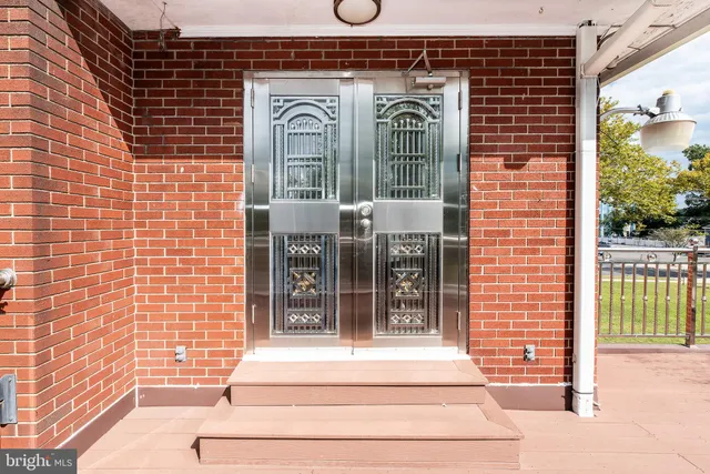 $465,000 | 306 South East Avenue, Vineland, NJ 08360