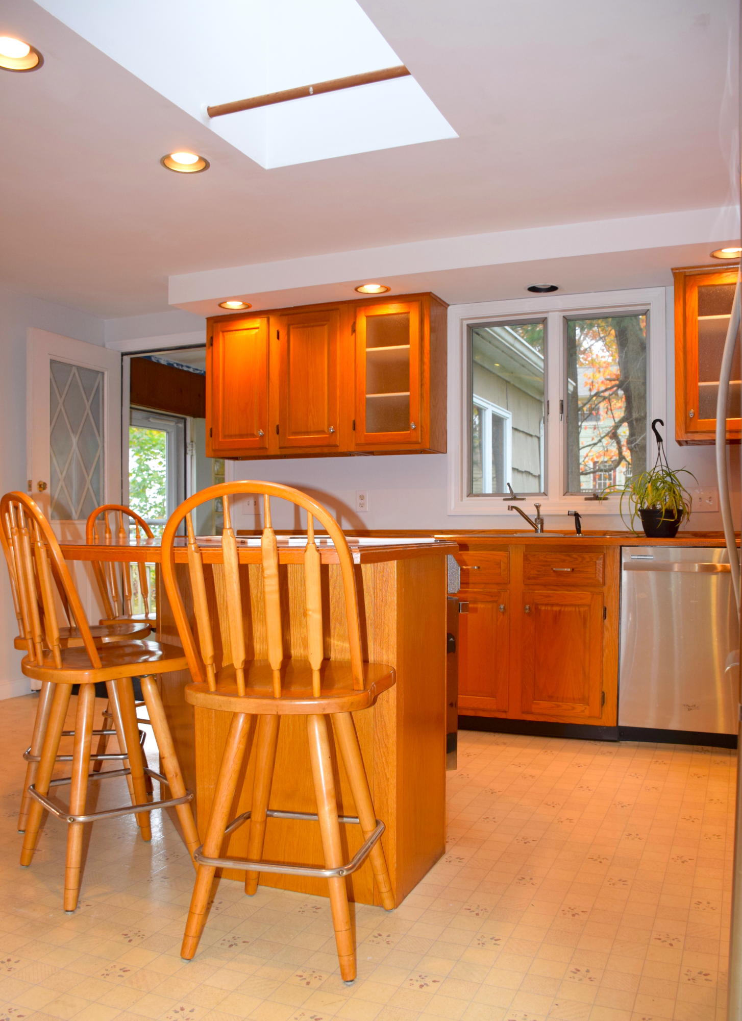 122 Woodfield Road Portland, ME 04102 - Photo 2 of 35 2DSC_1377