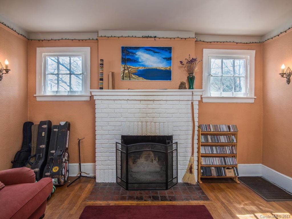 47 Ridgelawn Road Asheville, NC 28806 - Photo 5 of 20 Gallery Image 5
