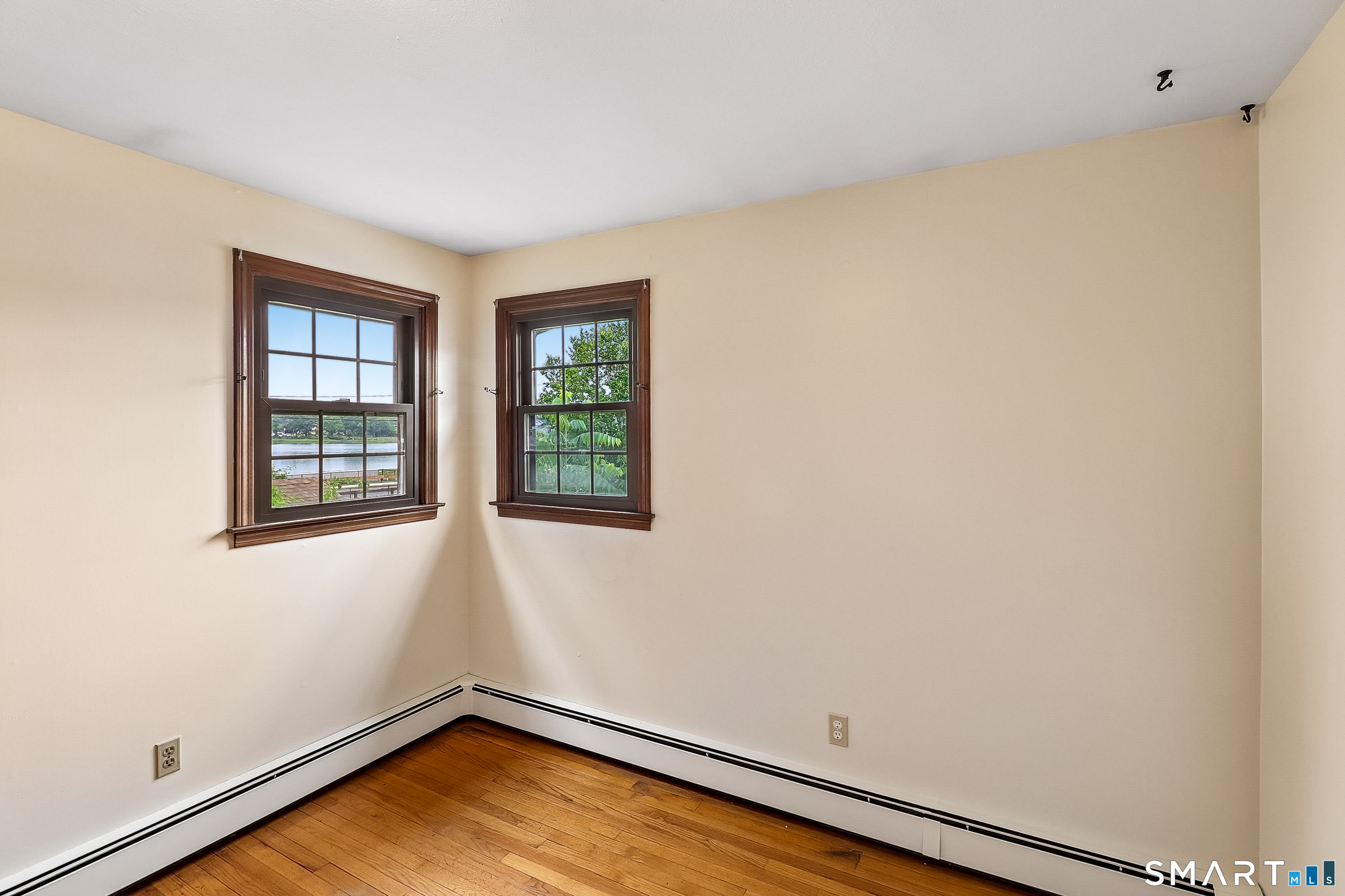 81 Shoreham Terrace Fairfield, CT 06824 - Photo 11 of 26