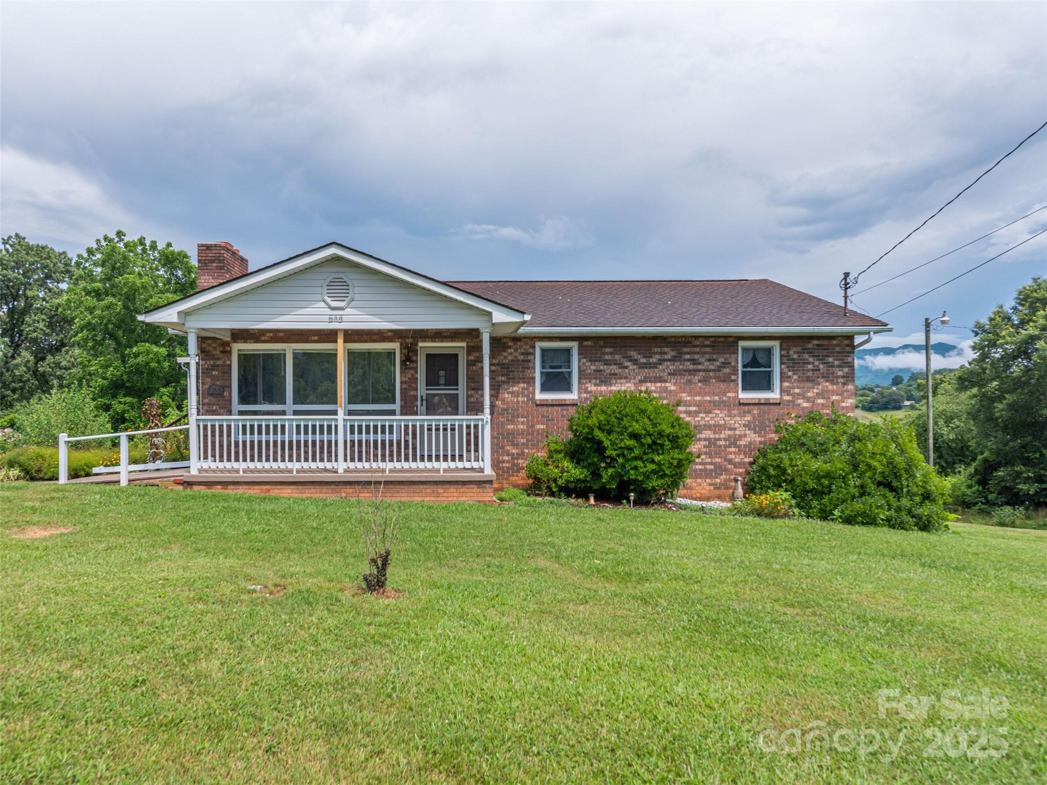 644 North Canton Road Canton, NC 28716 - Photo 3 of 27