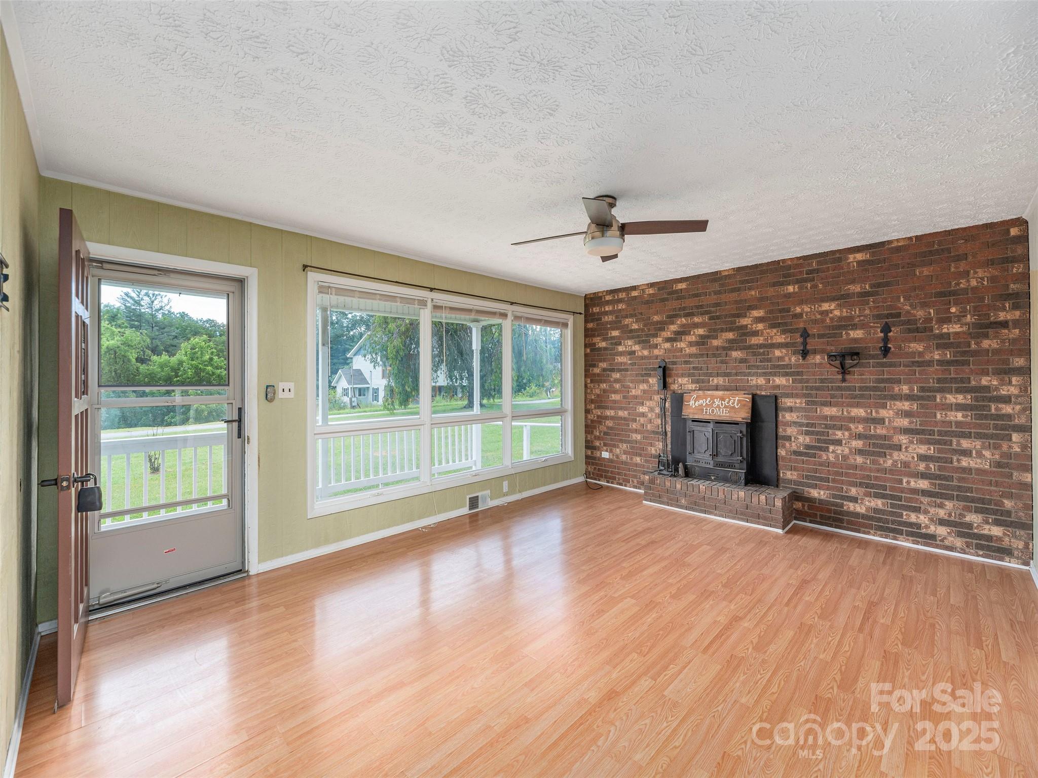 644 North Canton Road Canton, NC 28716 - Photo 7 of 27