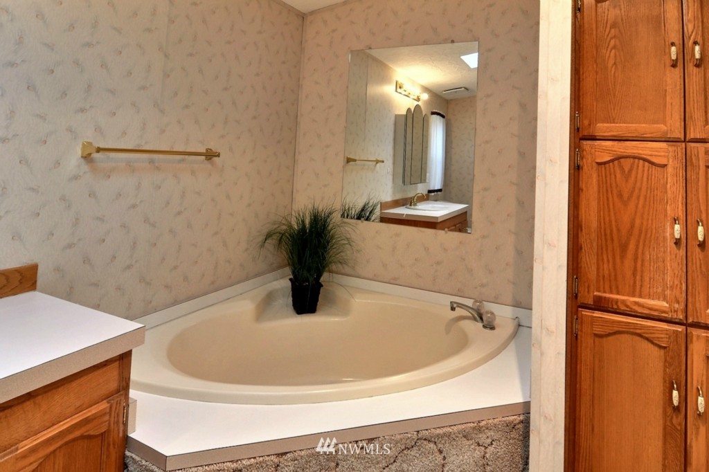 3751 Southwest Lake Helena Road Port Orchard, WA 98367 - Photo 12 of 25 Gallery Image 12