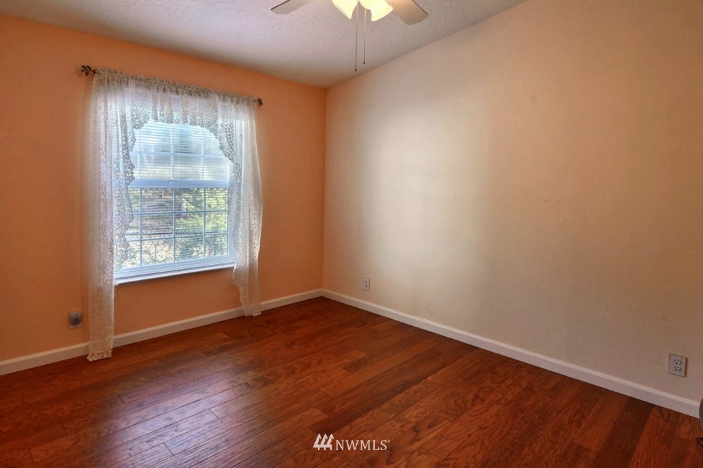 3751 Southwest Lake Helena Road Port Orchard, WA 98367 - Photo 13 of 25 Gallery Image 13