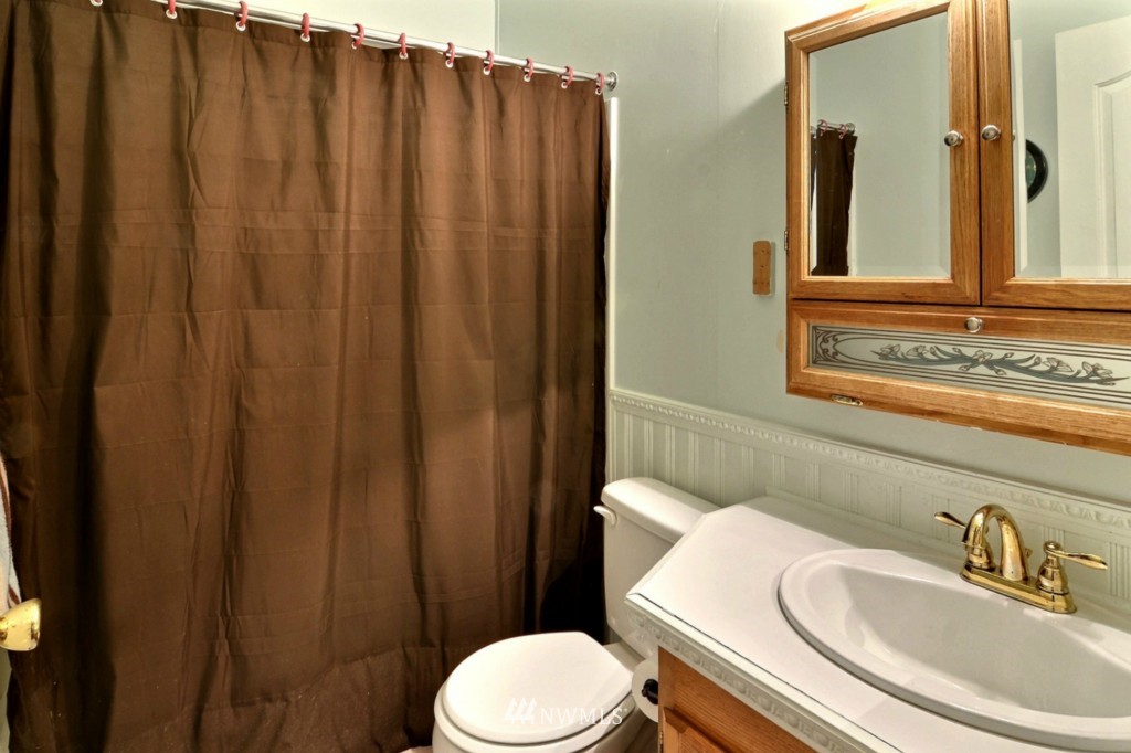 3751 Southwest Lake Helena Road Port Orchard, WA 98367 - Photo 15 of 25 Gallery Image 15