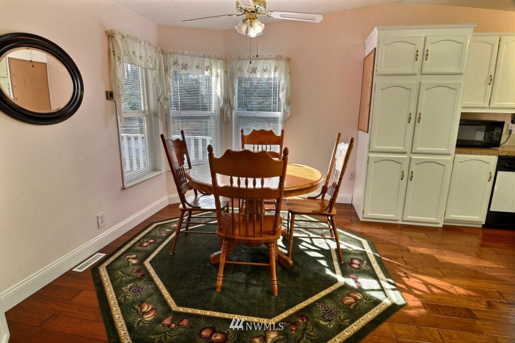 3751 Southwest Lake Helena Road Port Orchard, WA 98367 - Photo 5 of 25 Gallery Image 5