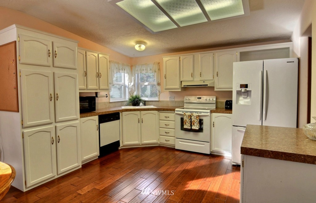3751 Southwest Lake Helena Road Port Orchard, WA 98367 - Photo 6 of 25 Gallery Image 6