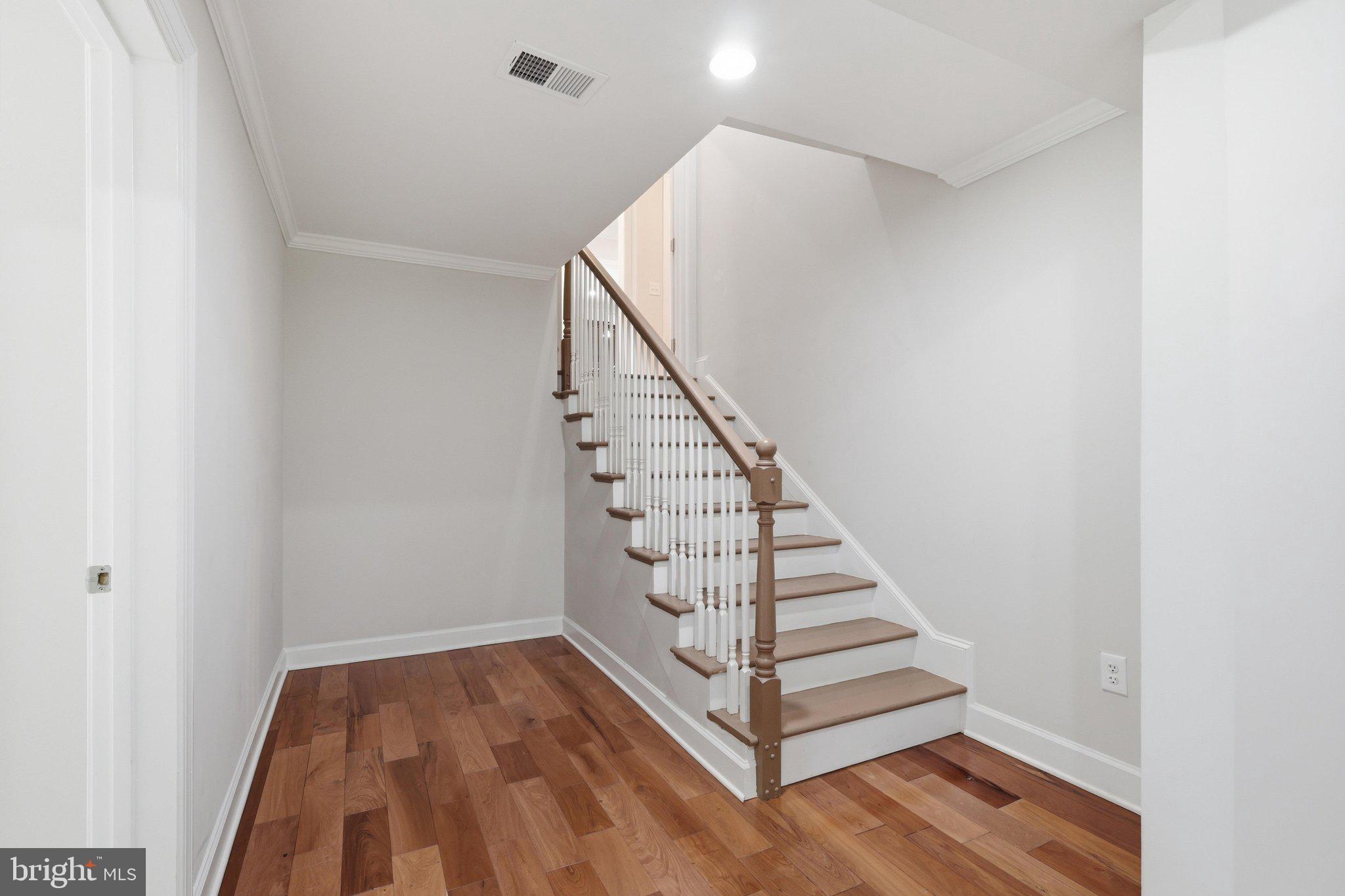 12304 Popes Head Road Fairfax, VA 22030 - Photo 26 of 40 Gallery Image 26