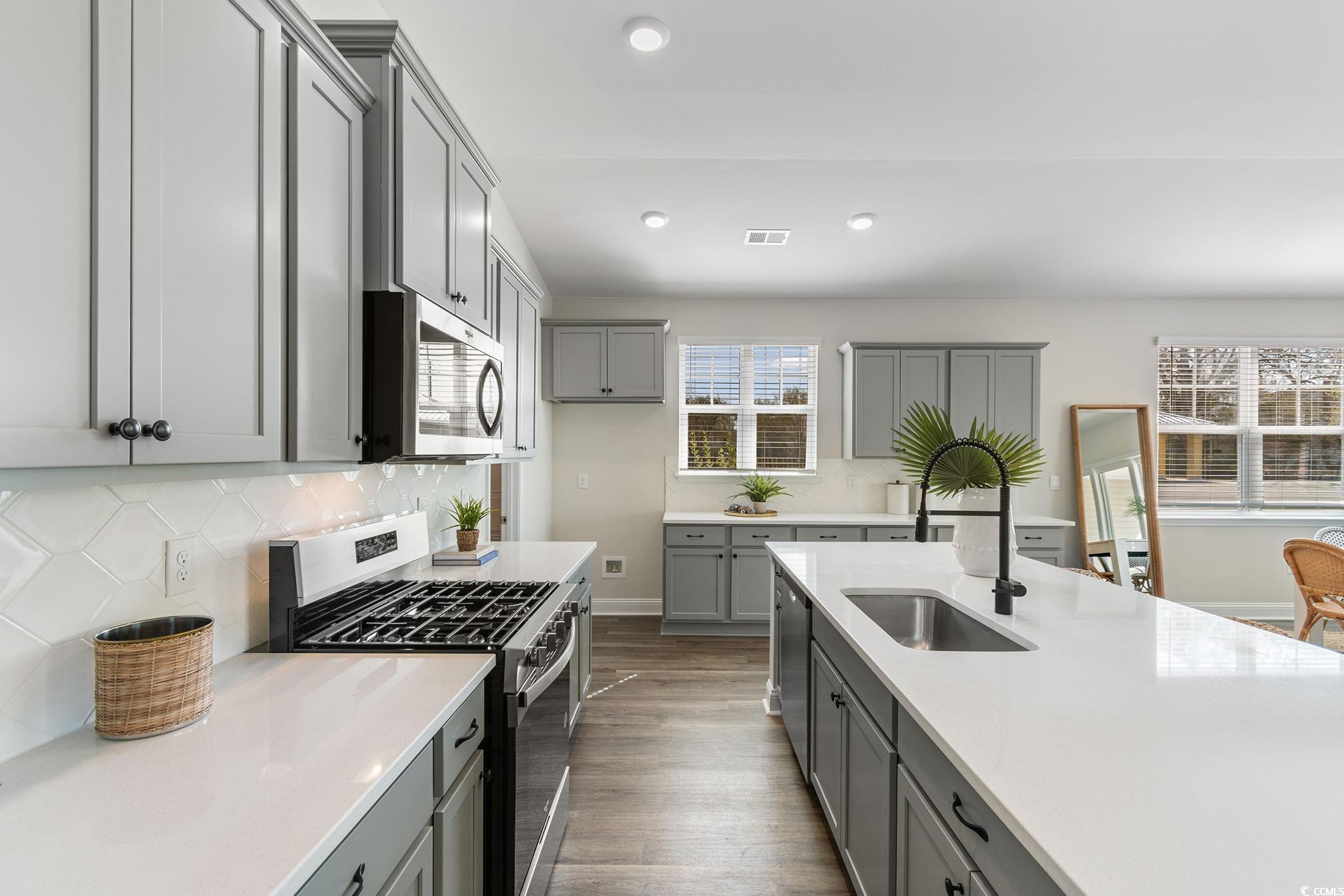 210 Bantry Lane Conway, SC 29526 - Photo 7 of 37