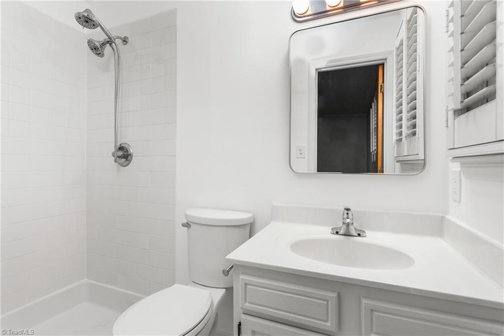 709 Skeet Club Road High Point, NC 27265 - Photo 19 of 32