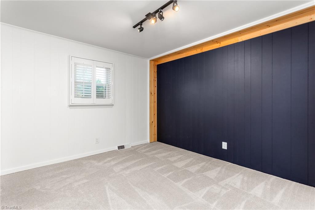 709 Skeet Club Road High Point, NC 27265 - Photo 21 of 32