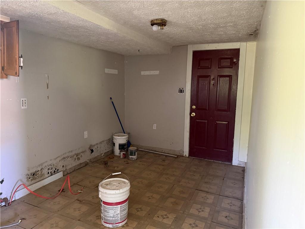 1585 Mercer Road Ellwood City, PA 16117 - Photo 12 of 15