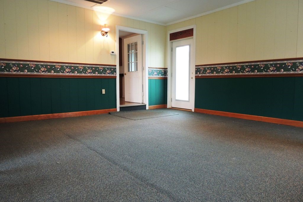 2040 Highway 187 Anderson, SC 29626 - Photo 20 of 29 Perfect recreation room/playroom