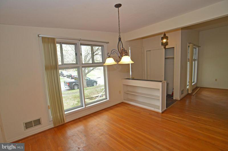 1317 Brixton Road Baltimore, MD 21239 - Photo 10 of 14 Dining Room