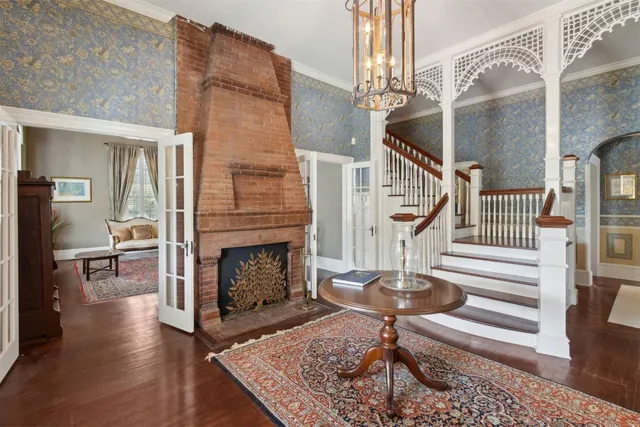 $2,500,000 | 327 South 7th Street, Fernandina Beach, FL 32034