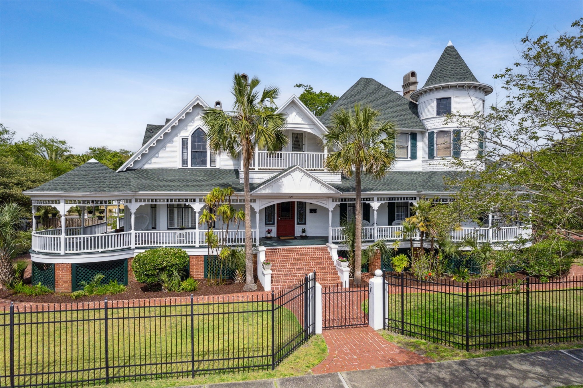 327 South 7th Street Fernandina Beach, FL 32034 - Photo 3 of 71