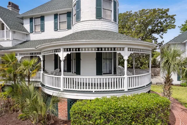 $2,500,000 | 327 South 7th Street, Fernandina Beach, FL 32034