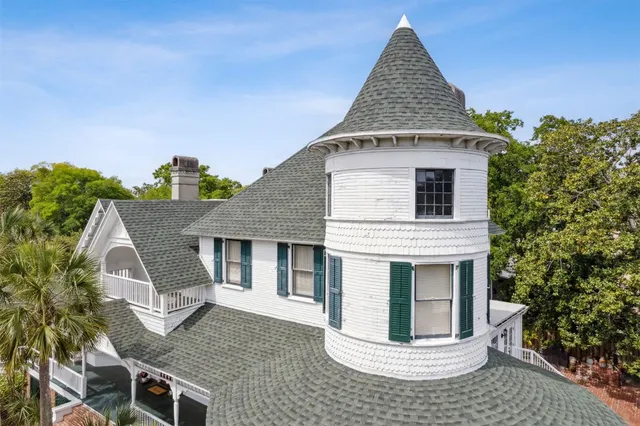 $2,500,000 | 327 South 7th Street, Fernandina Beach, FL 32034