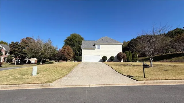$3,100 | 4005 Lost Oak Court, Buford, GA 30519