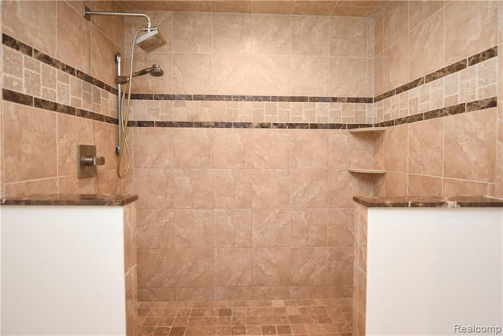 271 Stonetree Circle Rochester Hills, MI 48309 - Photo 23 of 38