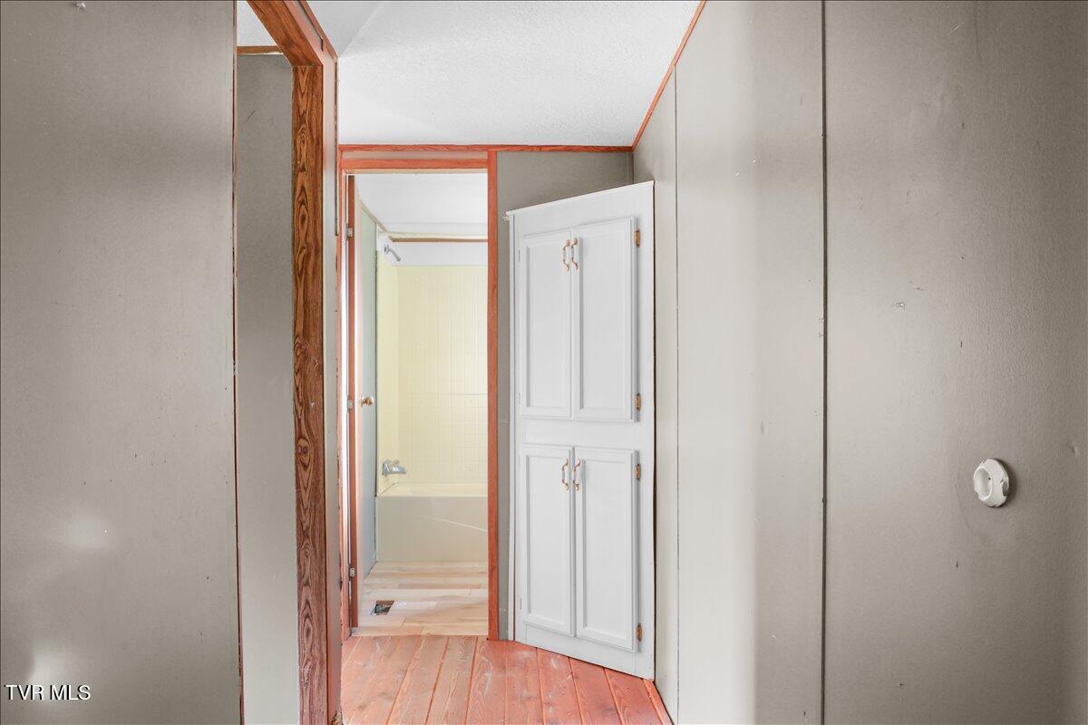 762 Milburnton Road Limestone, TN 37681 - Photo 15 of 31 19-Hallway