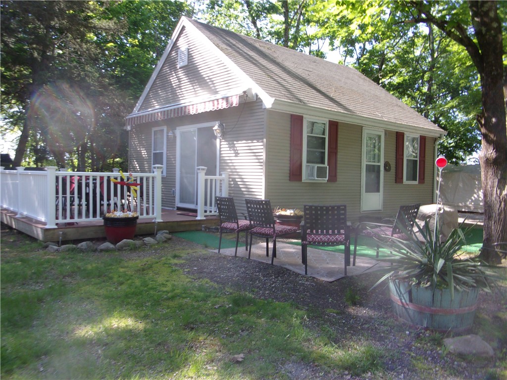 36 Russell Road Glocester, RI 02814 - Photo 2 of 20