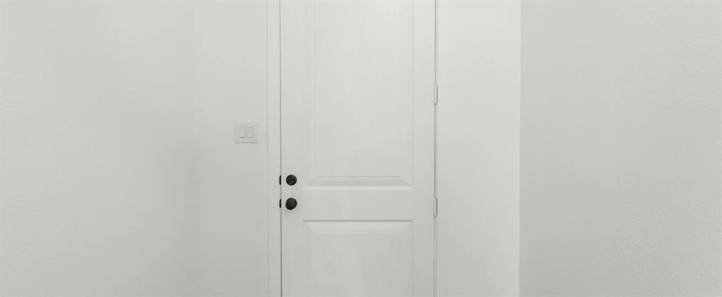 1018 Colgate Circle Princeton, TX 75407 - Photo 13 of 36 Foyer