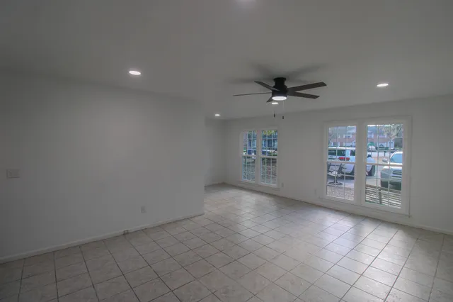 $2,330 | 910 Sea Gull Drive, Unit B, Mount Pleasant, SC 29464