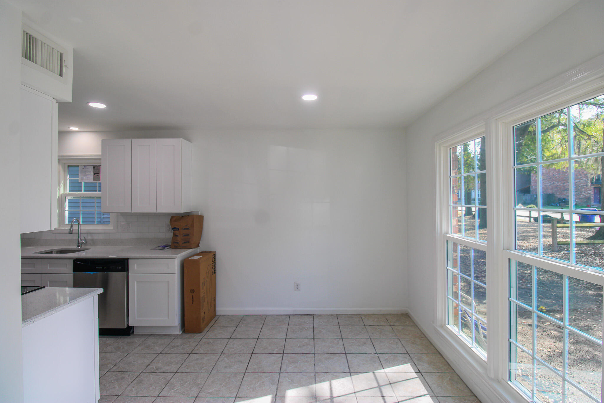 910 Sea Gull Drive, Unit B Mount Pleasant, SC 29464 - Photo 4 of 14 IMG_8704