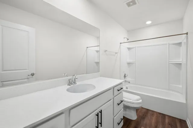 $290,000 | 15020 Quincy Circle, Manhattan, IL 60442