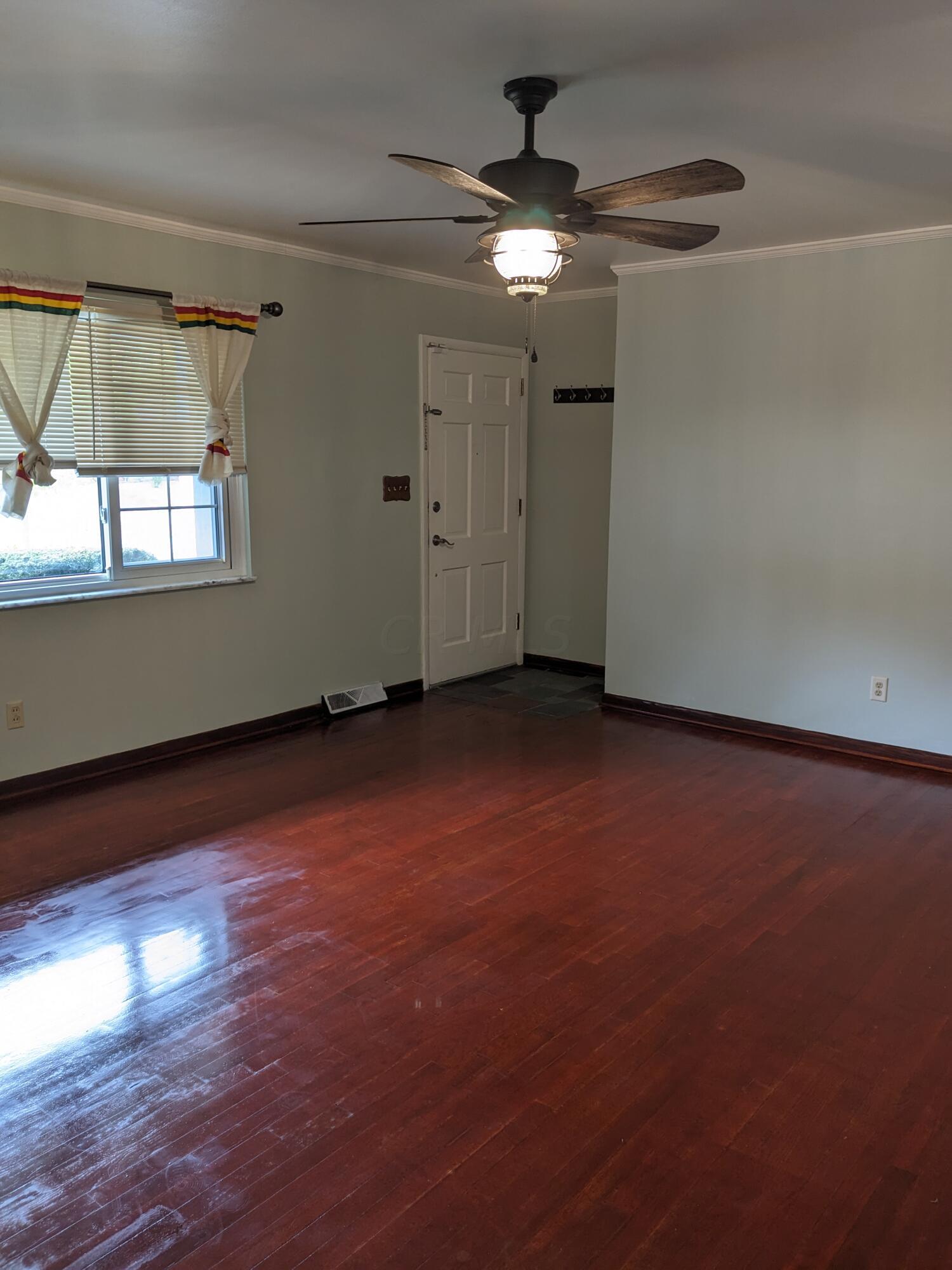 5316 Poplarwood Road Columbus, OH 43229 - Photo 4 of 34 PXL_20231019_174436803