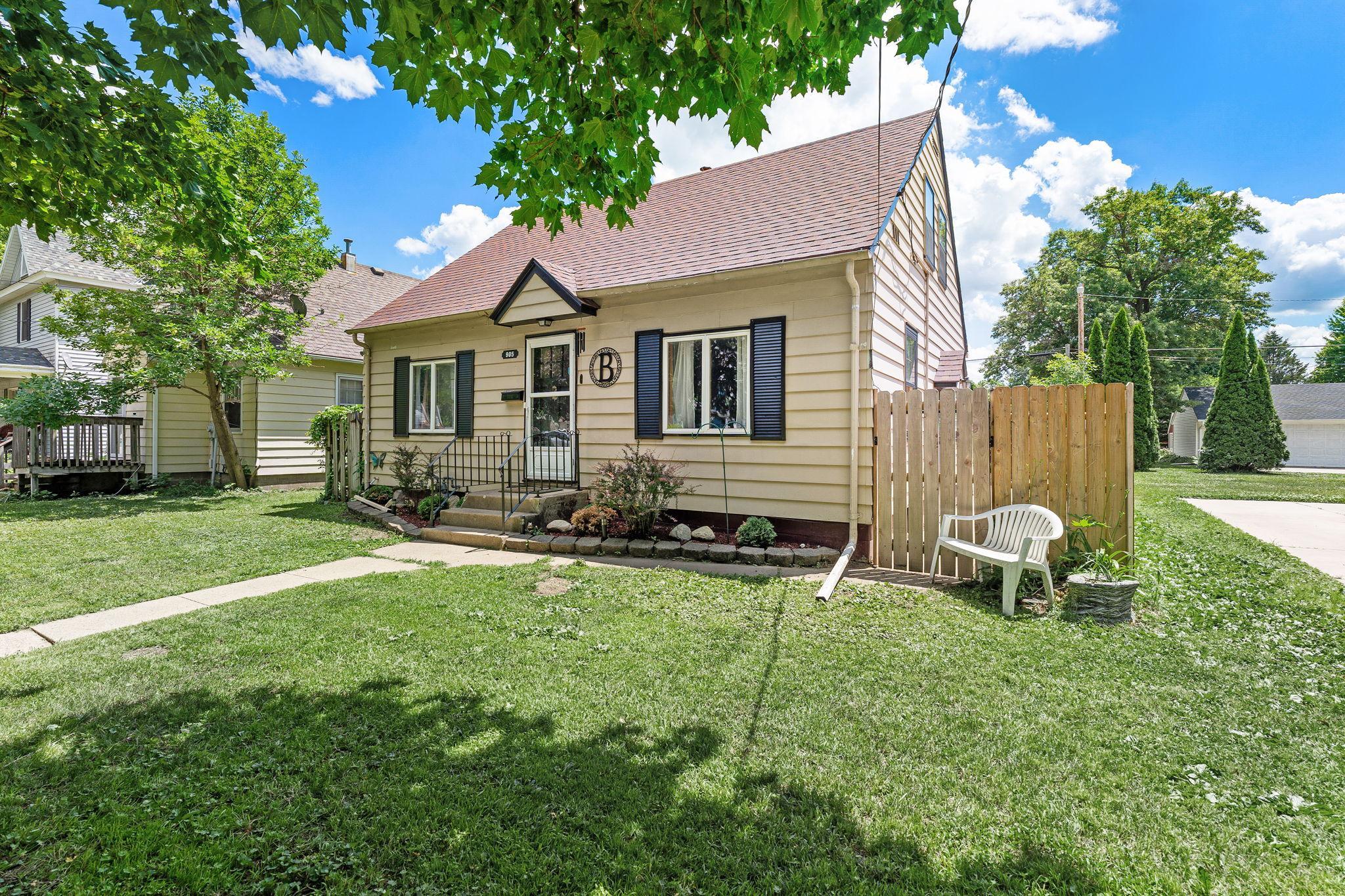 905 4th Avenue Southwest Austin, MN 55912 - Photo 3 of 30