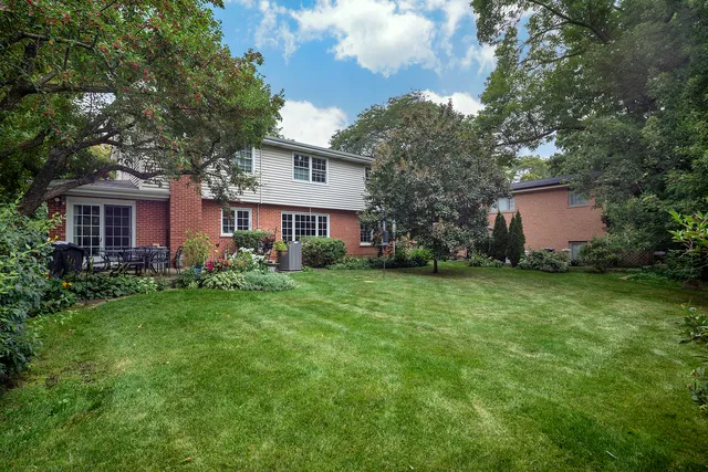 $749,900 | 1211 Norman Lane, Deerfield, IL 60015