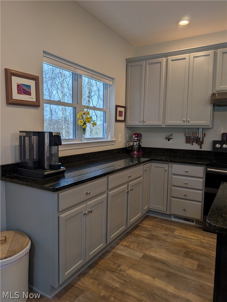 10073 Dunlap Road Cambridge, OH 43725 - Photo 16 of 49 Lots of countertop space