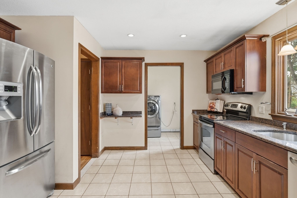136 Fenwood Road Longmeadow, MA 01106 - Photo 13 of 38 Gallery Image 13