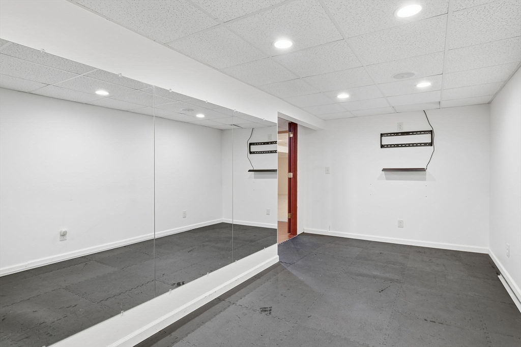 136 Fenwood Road Longmeadow, MA 01106 - Photo 33 of 38 Gallery Image 33