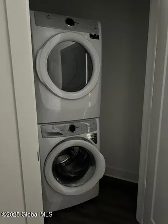 $2,263 | 580 Columbia Turnpike, Unit 302, East Greenbush, NY 12061