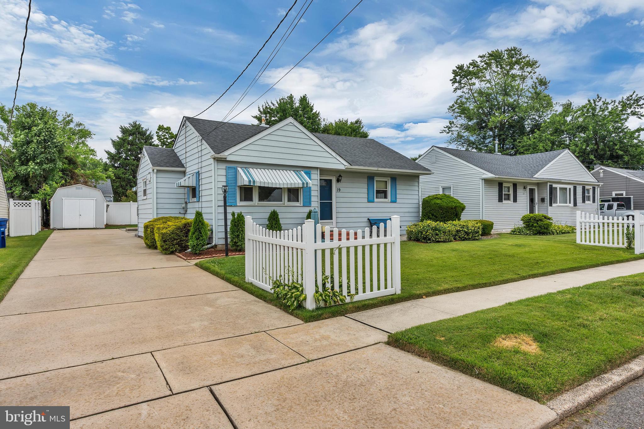 19 Paul Road Maple Shade, NJ 08052 - Photo 3 of 24