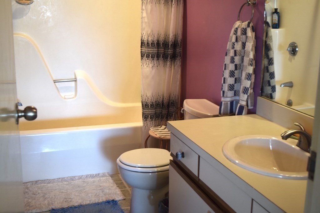 348 Rantoul Street, Unit 303 Beverly, MA 01915 - Photo 11 of 15