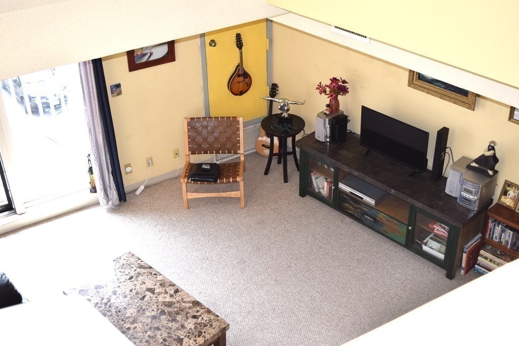 348 Rantoul Street, Unit 303 Beverly, MA 01915 - Photo 6 of 15