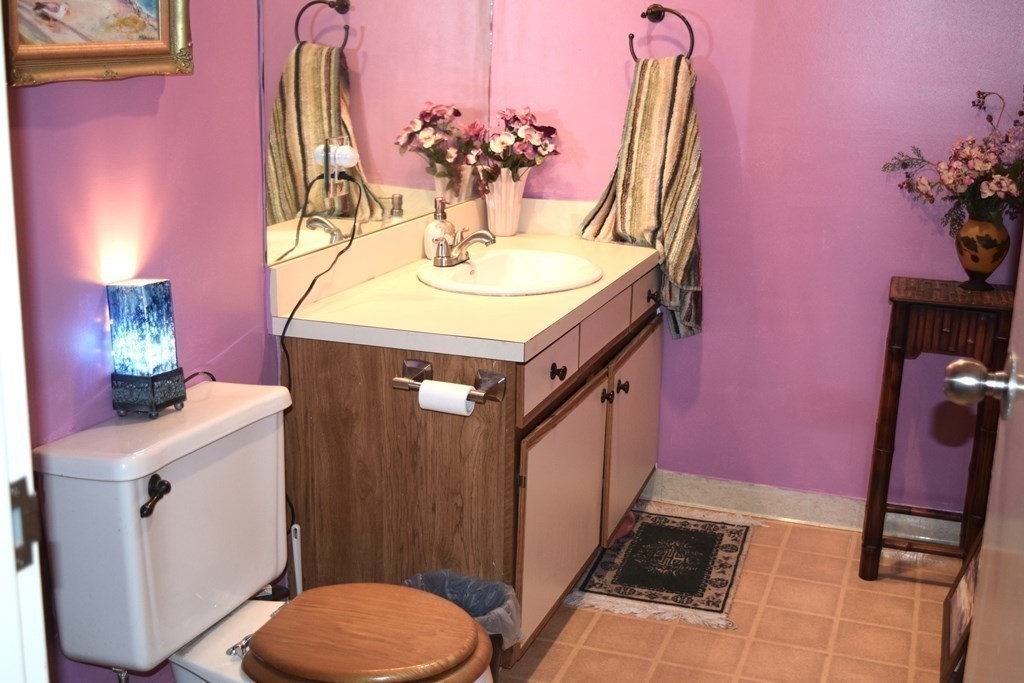 348 Rantoul Street, Unit 303 Beverly, MA 01915 - Photo 10 of 15