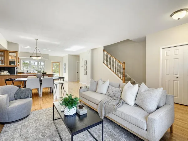 $445,000 | 971 St Paul Avenue, St. Paul, MN 55116