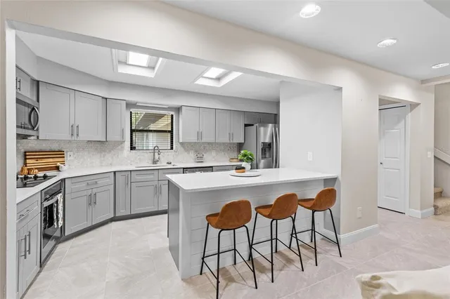 $644,900 | 8516 Southwest 20 Lane, Gainesville, FL 32607