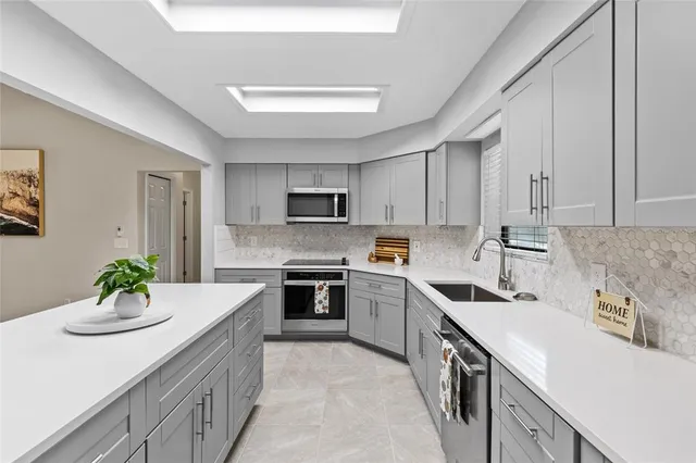 $644,900 | 8516 Southwest 20 Lane, Gainesville, FL 32607