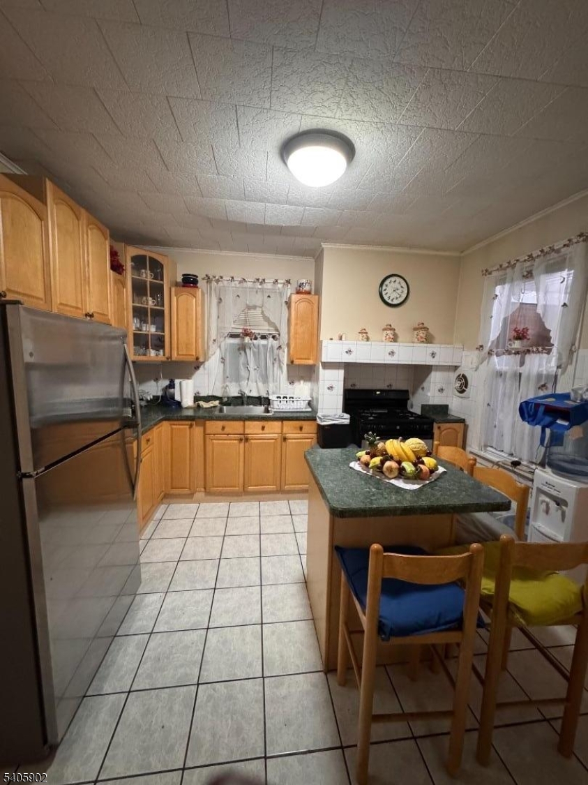 146 Sayre Street Elizabeth, NJ 07208 - Photo 6 of 9