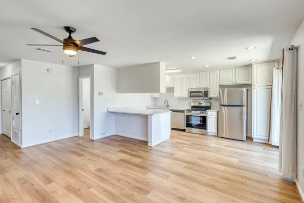 $1,375 | 307 Out Yonder, Unit 3, Horseshoe Bay, TX 78657