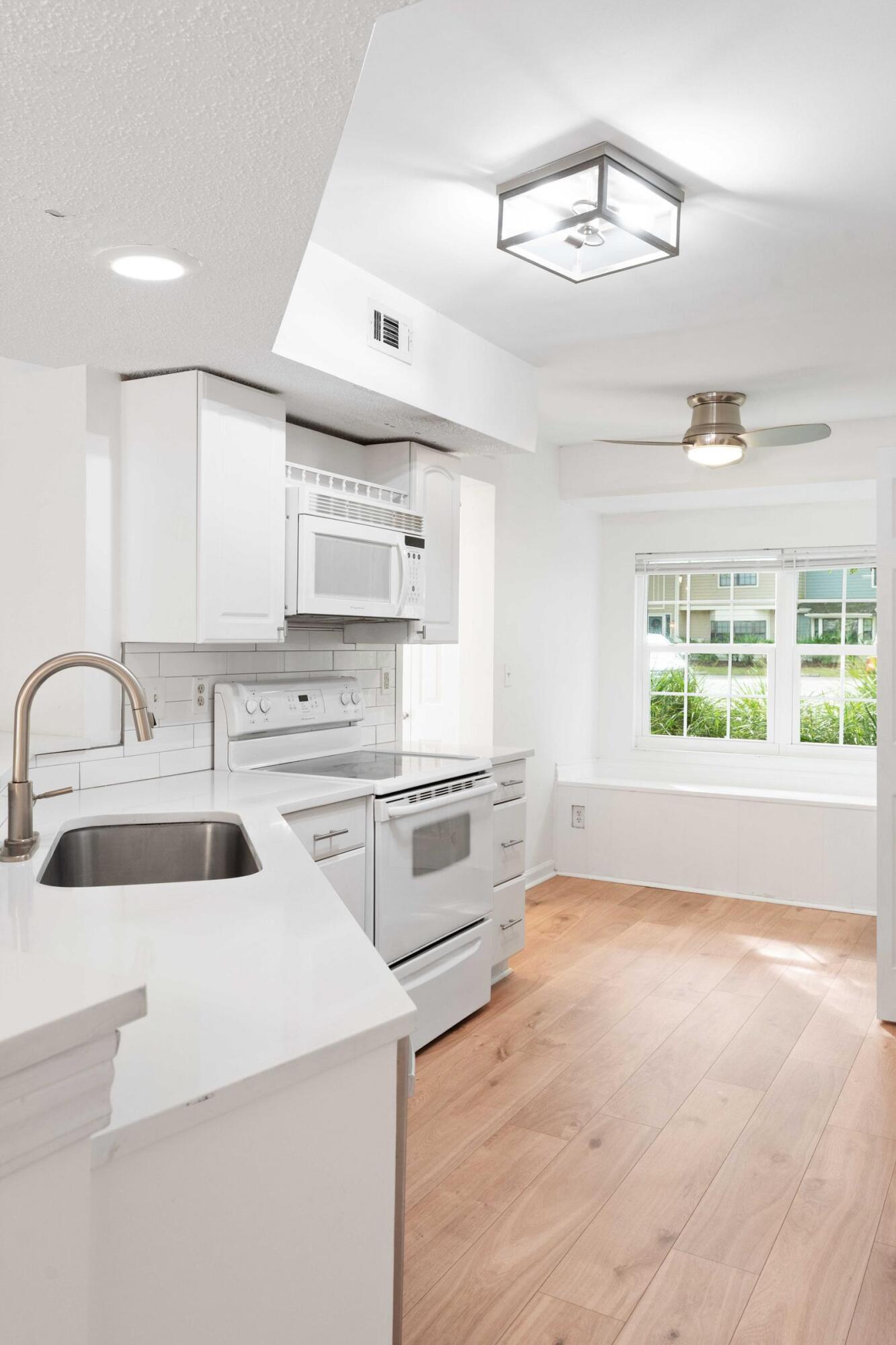 1840 Belle Chez Mount Pleasant, SC 29464 - Photo 17 of 63 Kitchen
