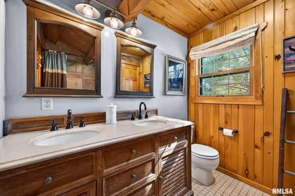 $675,000 | 115 Birch Court, Dahinda, IL 61428